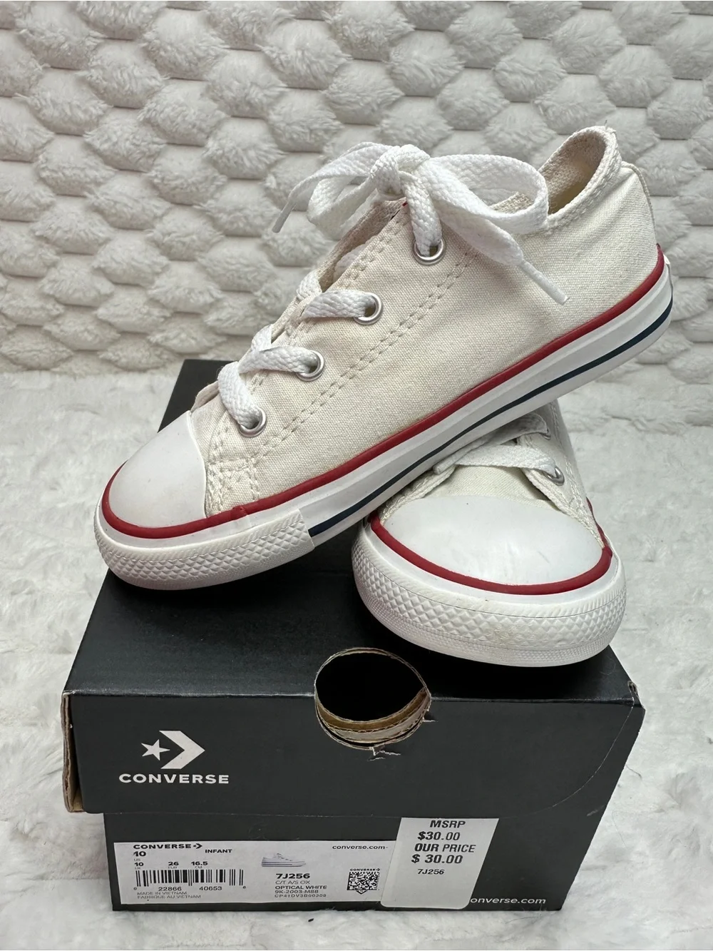Converse Canvas Low Top Sneakers Size 10